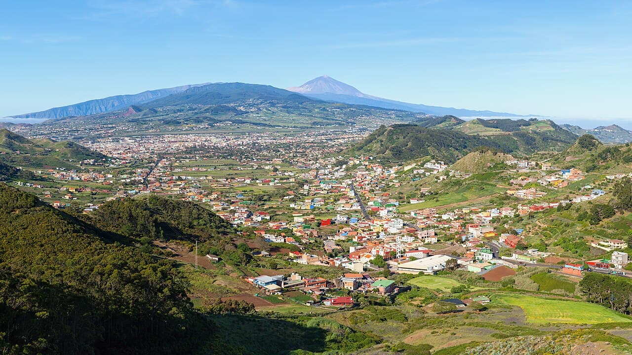 La Laguna — photo via Wikimedia Commons